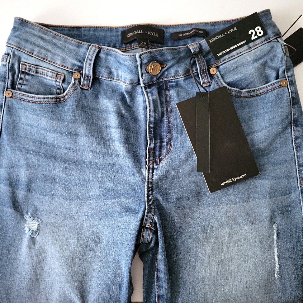 Kendall & Kylie Jeans - Picture 14 of 15